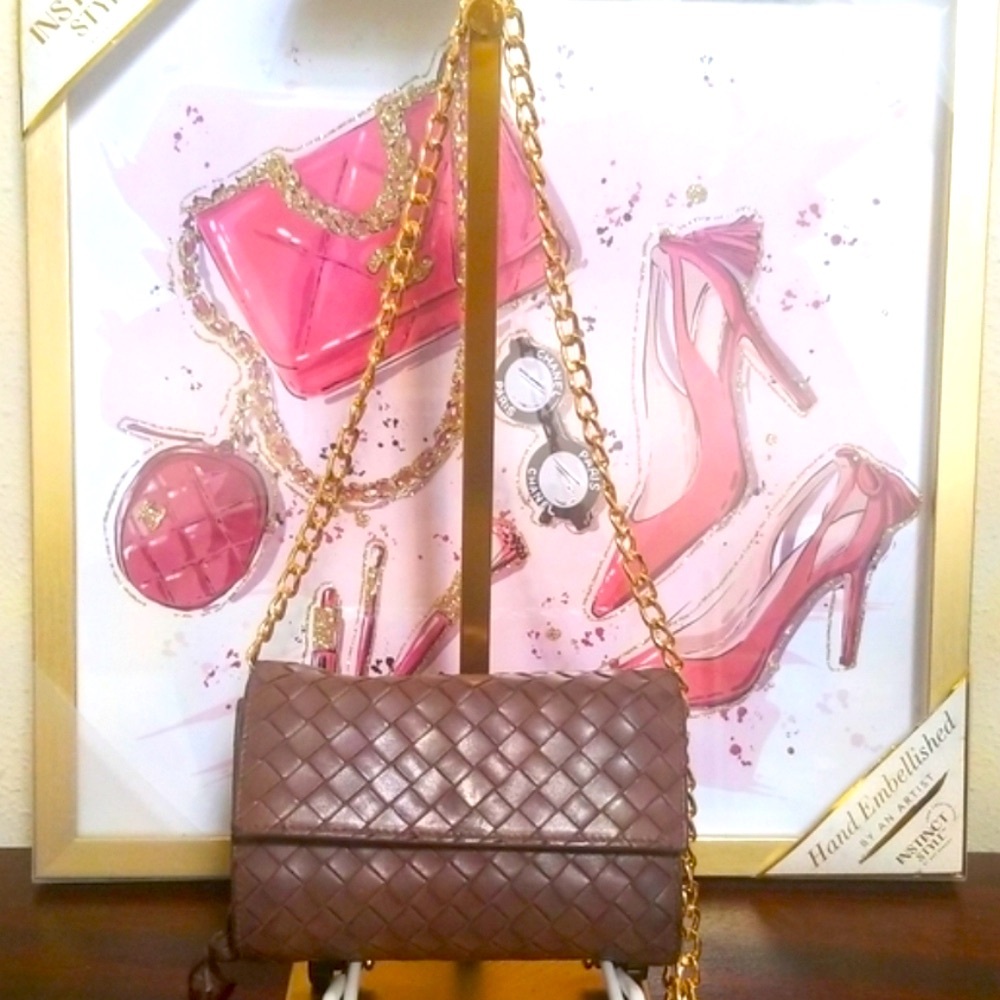 Bottega 🩵 Veneta Intrecciato Lambskin Leather Wallet W/Chain Included -EUC
